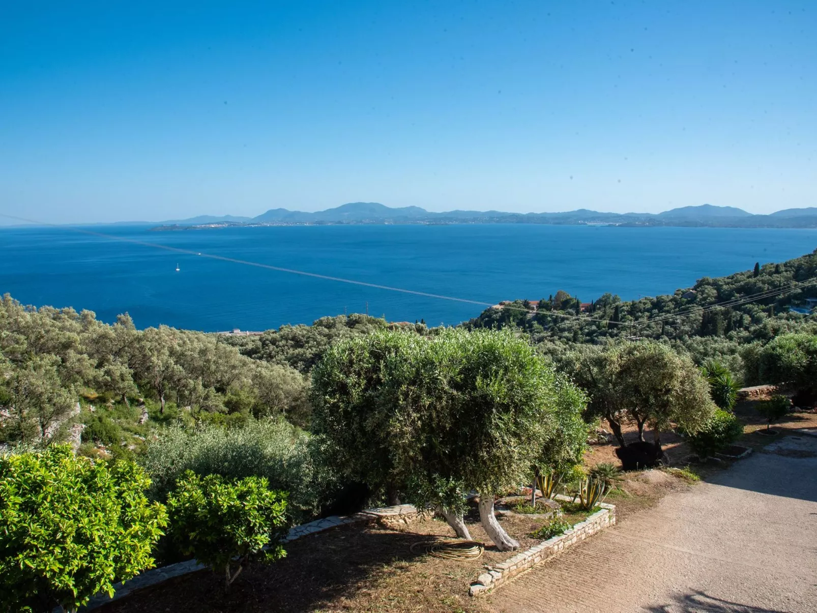 Villa Anthula mit Pool und herrlichem Meerblick-Draußen