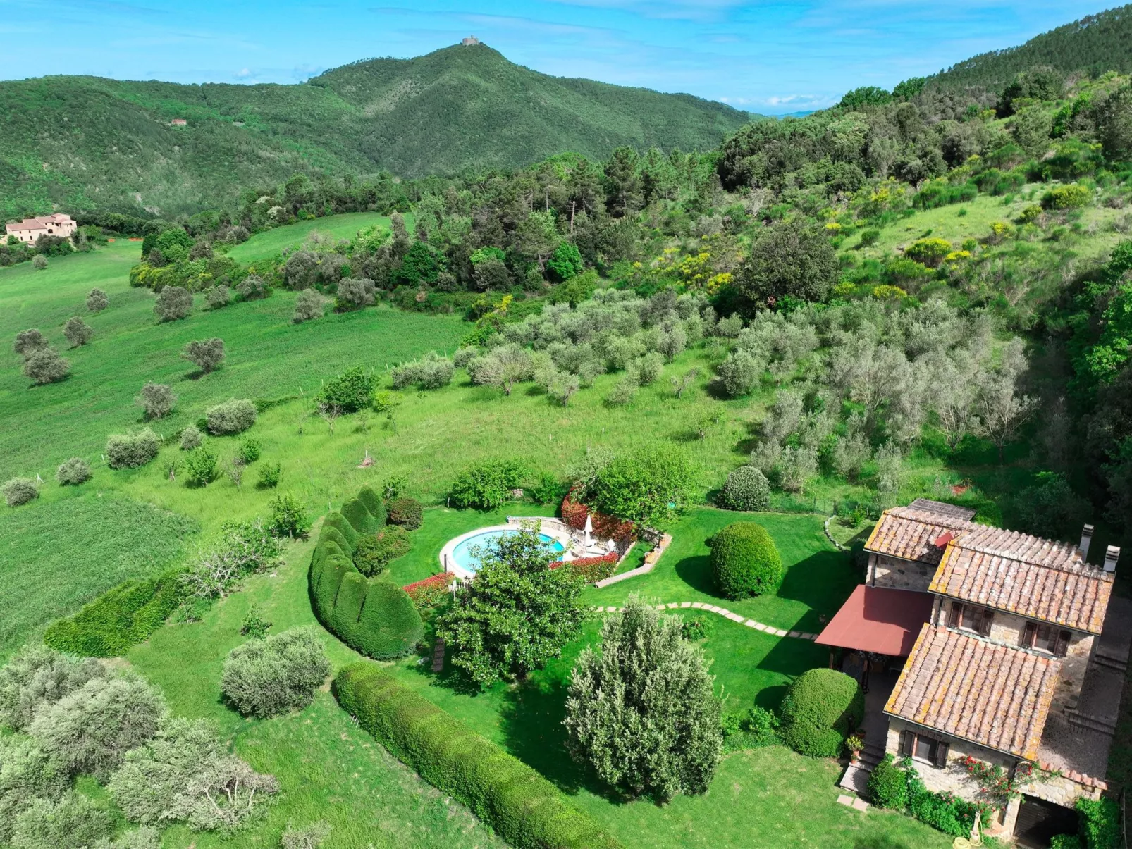 Anwesen "Toskanische Villa" mit privatem Pool-Draußen