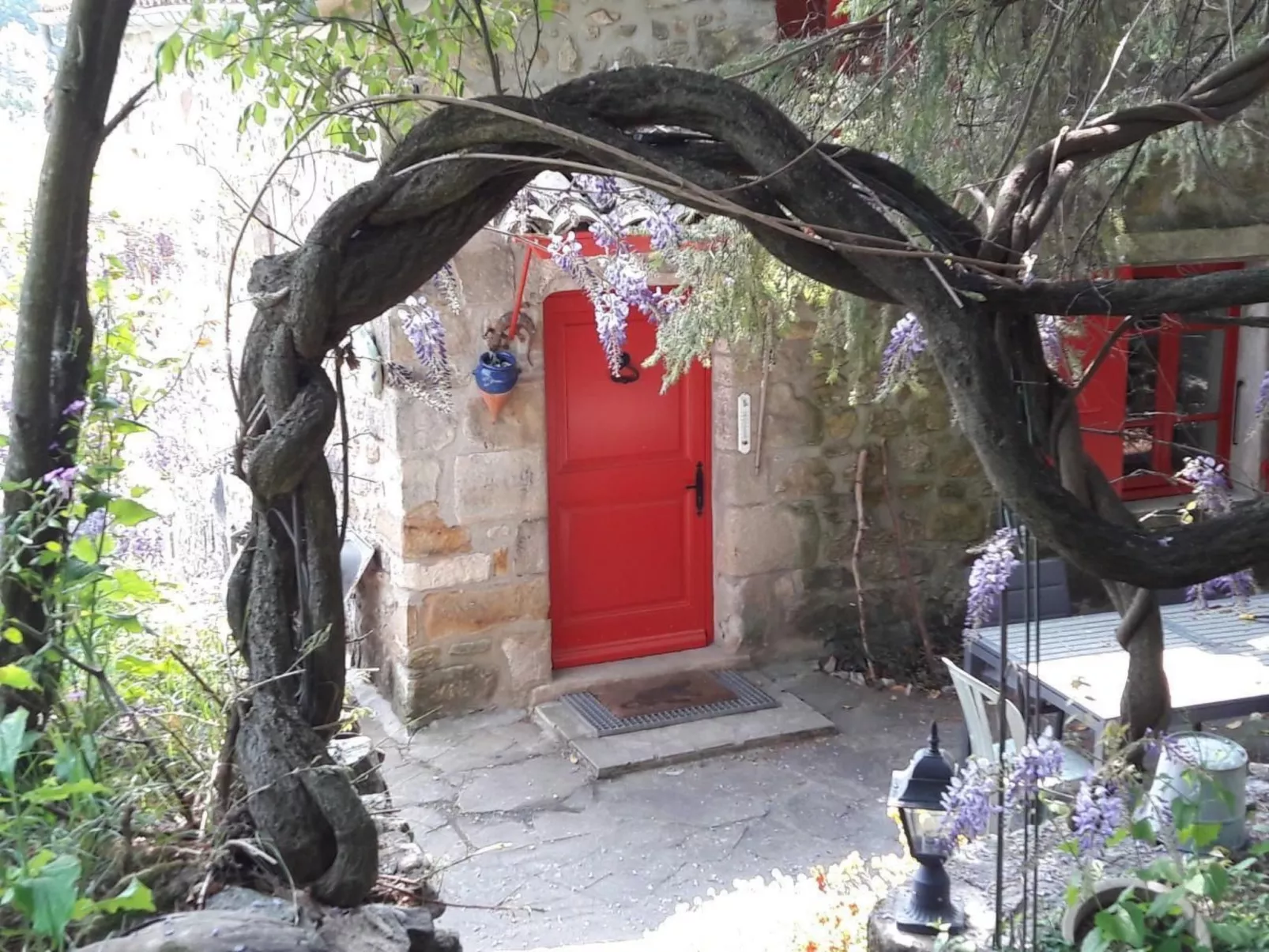 Klimatisiertes Ferienhaus mit Pool-Outside