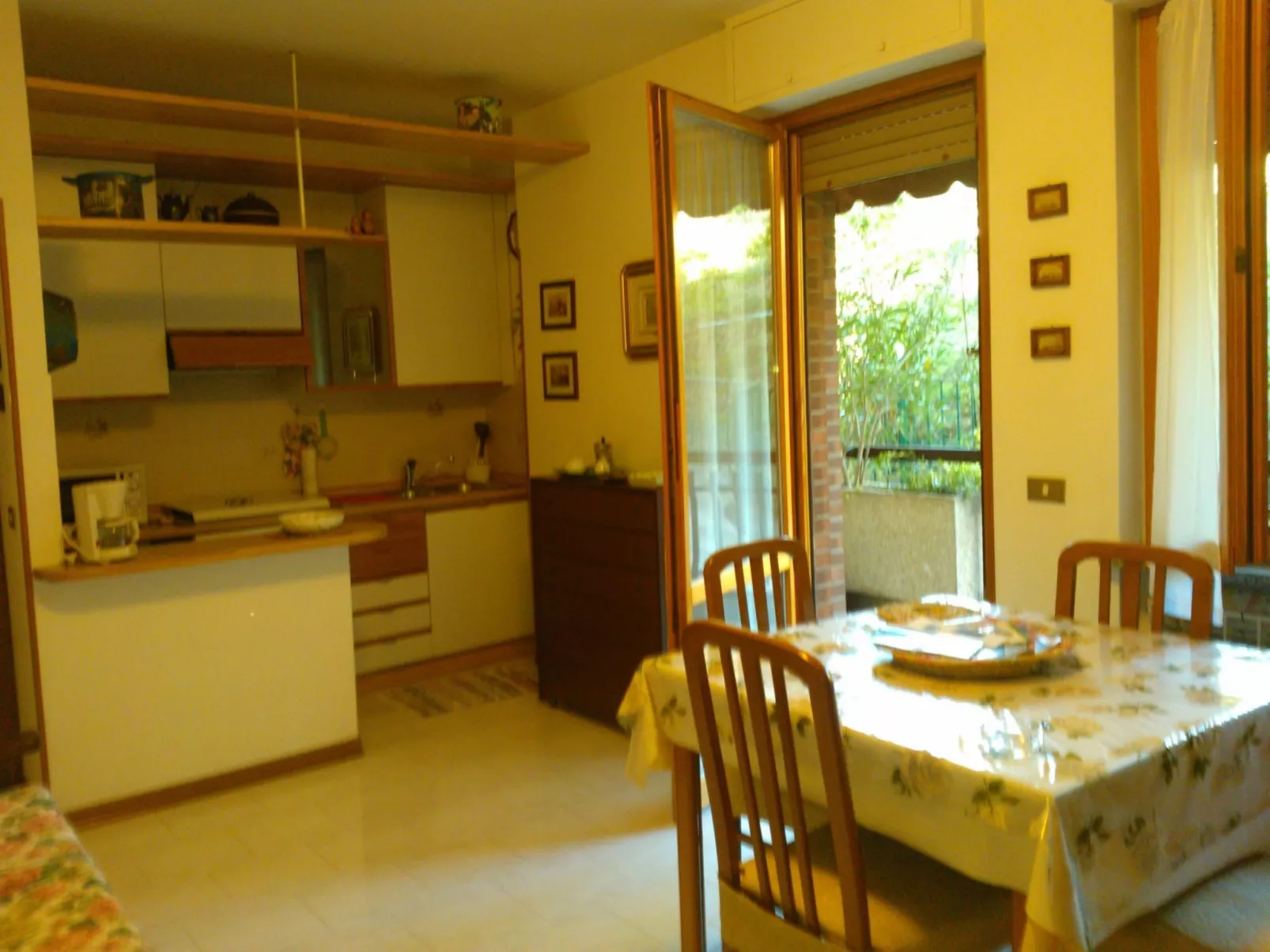 NICE LITTLE FLAT IN THE  GREENERY  IN PERUGIA-Dedans