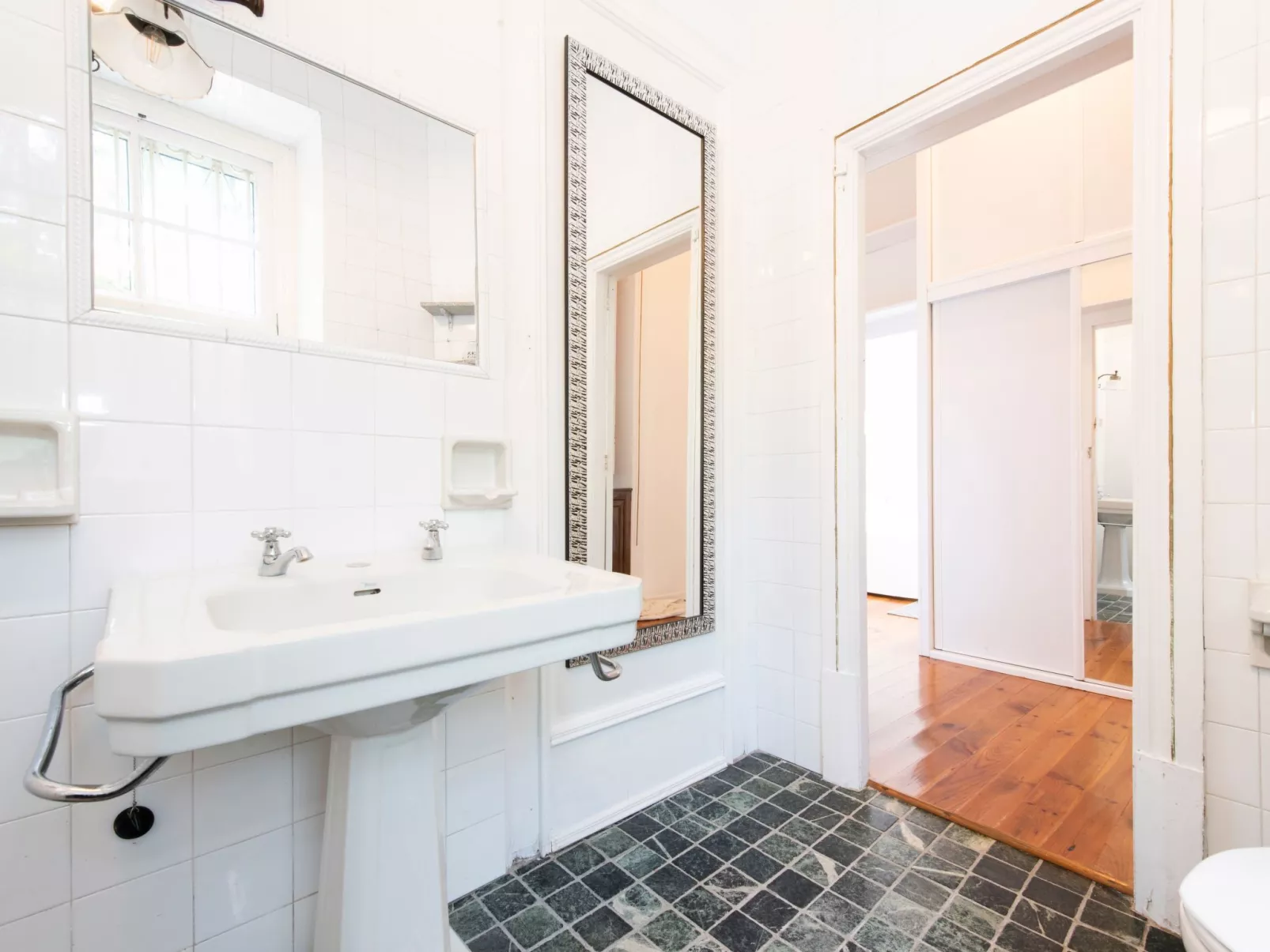 Für 12 Personen und 2 Kinder in Redondela, Costa Verde Spanien (Rías Baixas)-Image-tags.info