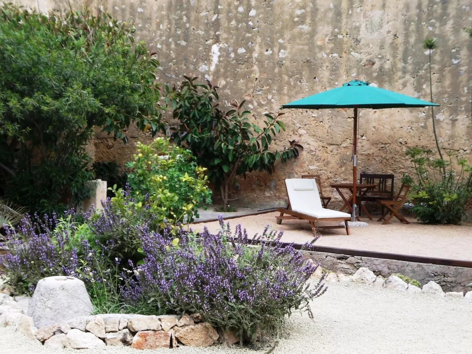 Studio Apartment-Outside