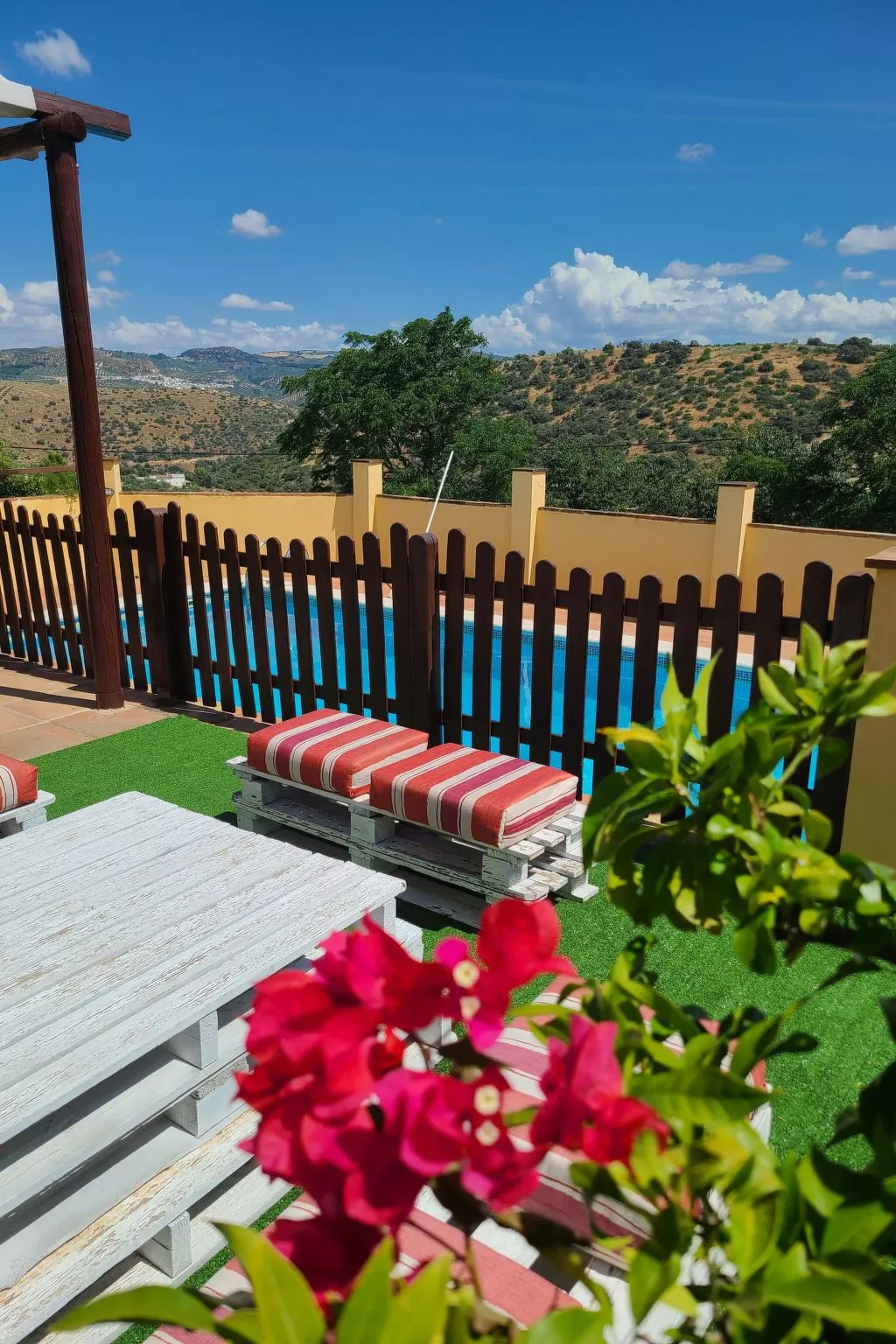 In Algarinejo mit Eigener Terrasse-Draußen