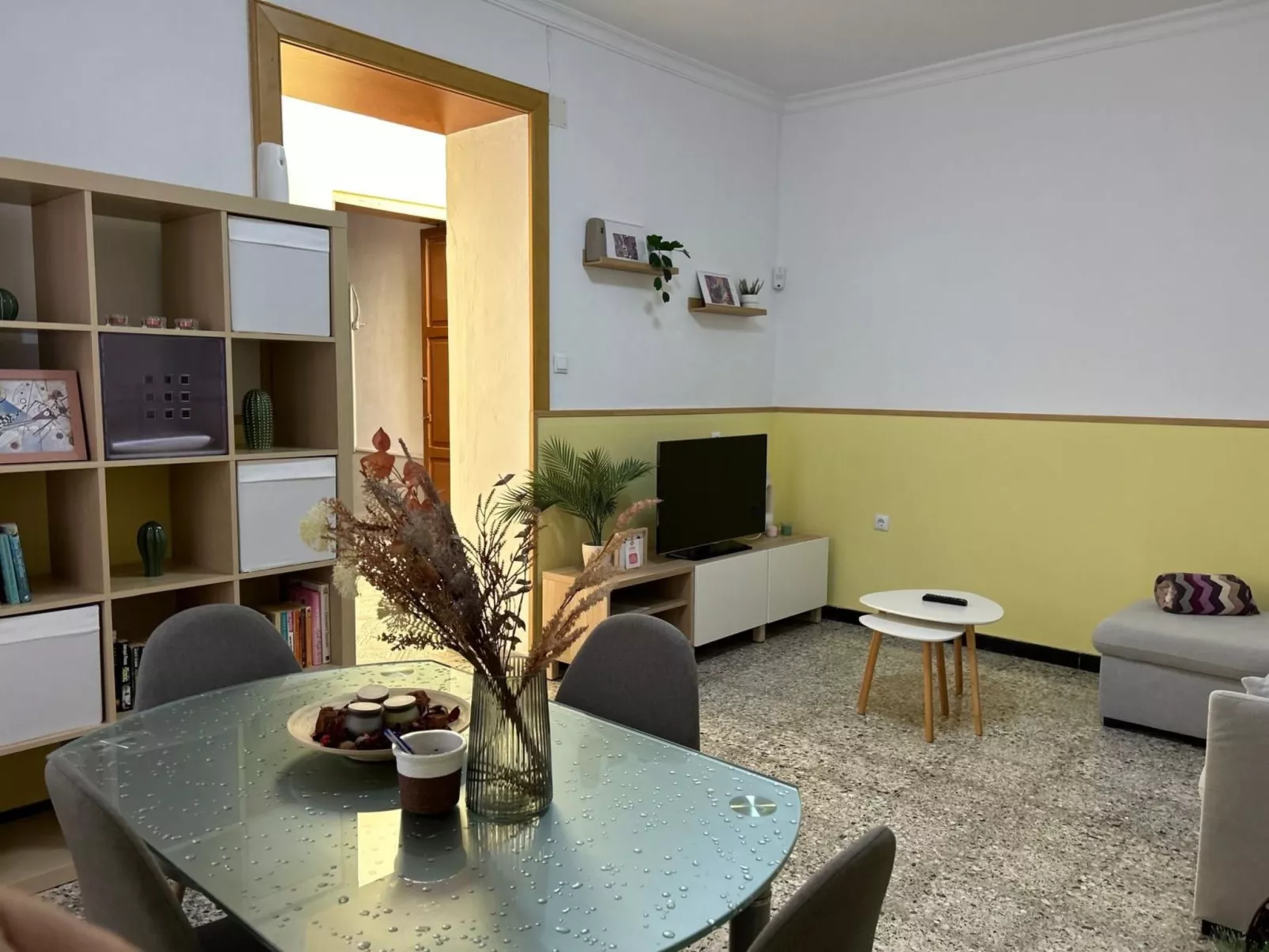 Edara Home - Haus mit privatem Garten-Drinnen