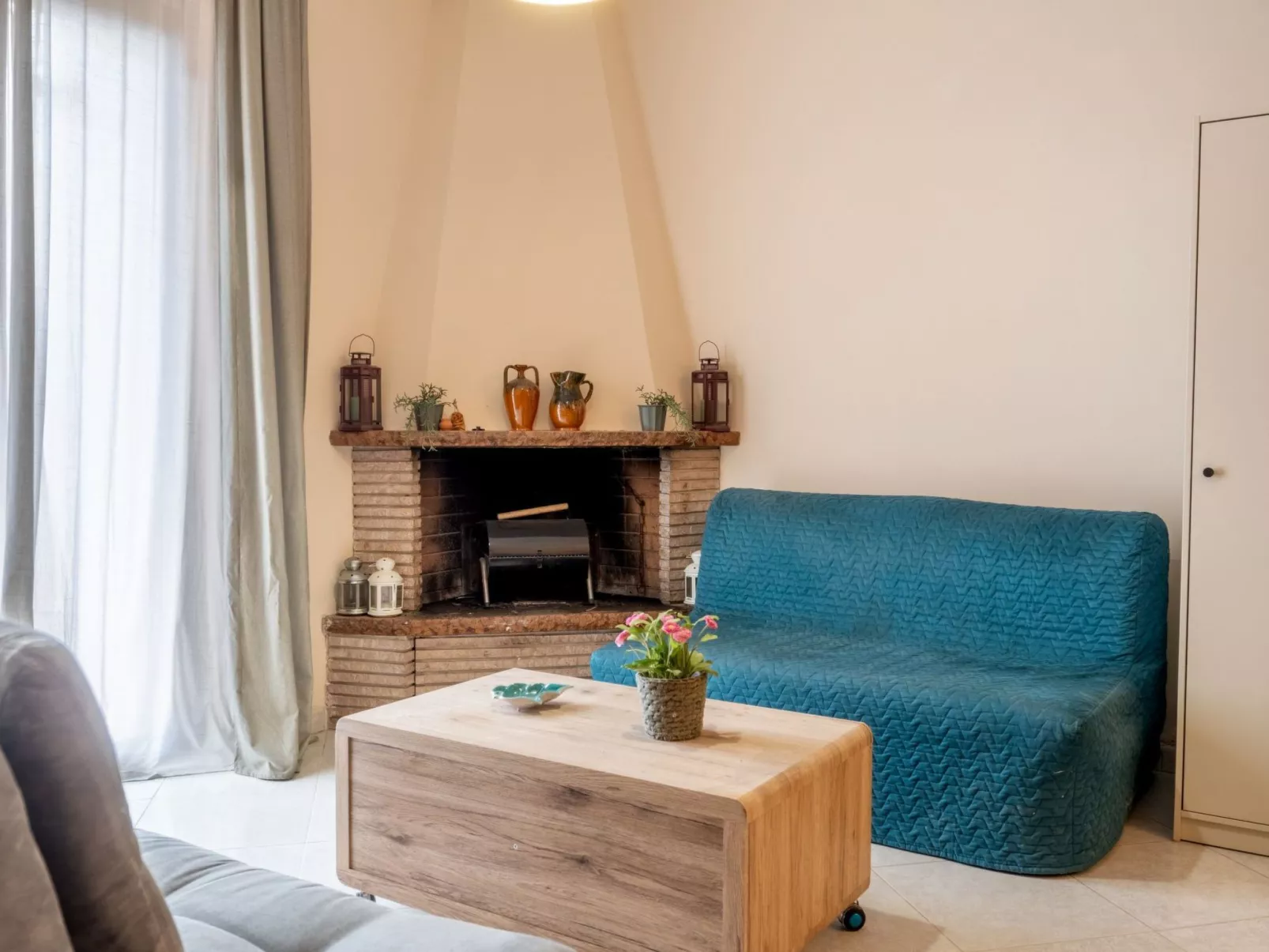 Zafferana's Pool Rückzugsort-Inside