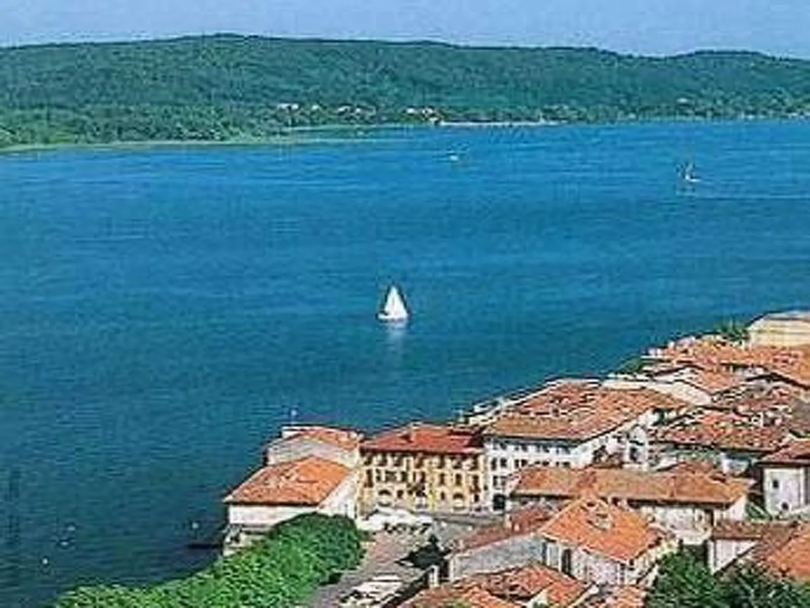 Wohnung mit Garten in der Nähe des Lago Maggiore-Outside