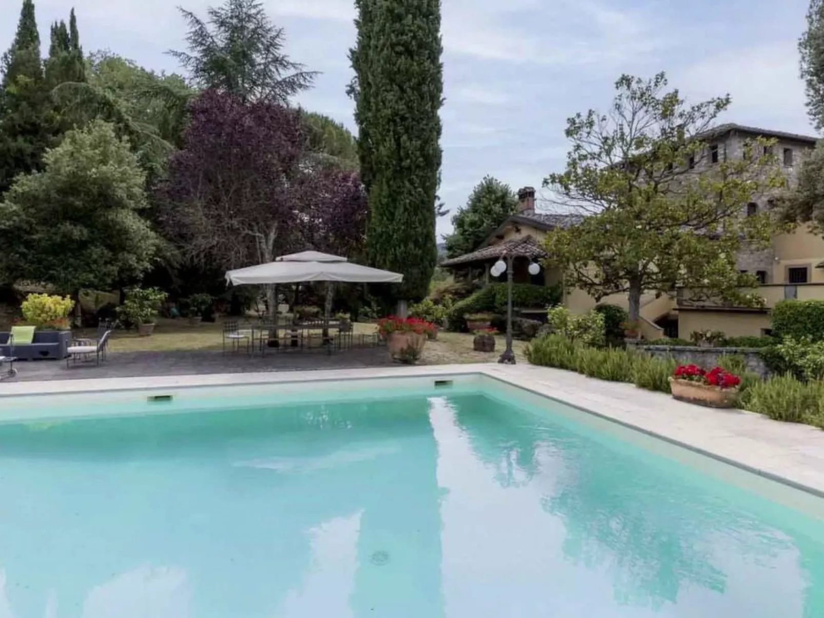 Wunderschöne Villa mit atemberaubender Aussicht und privatem Pool-Outside
