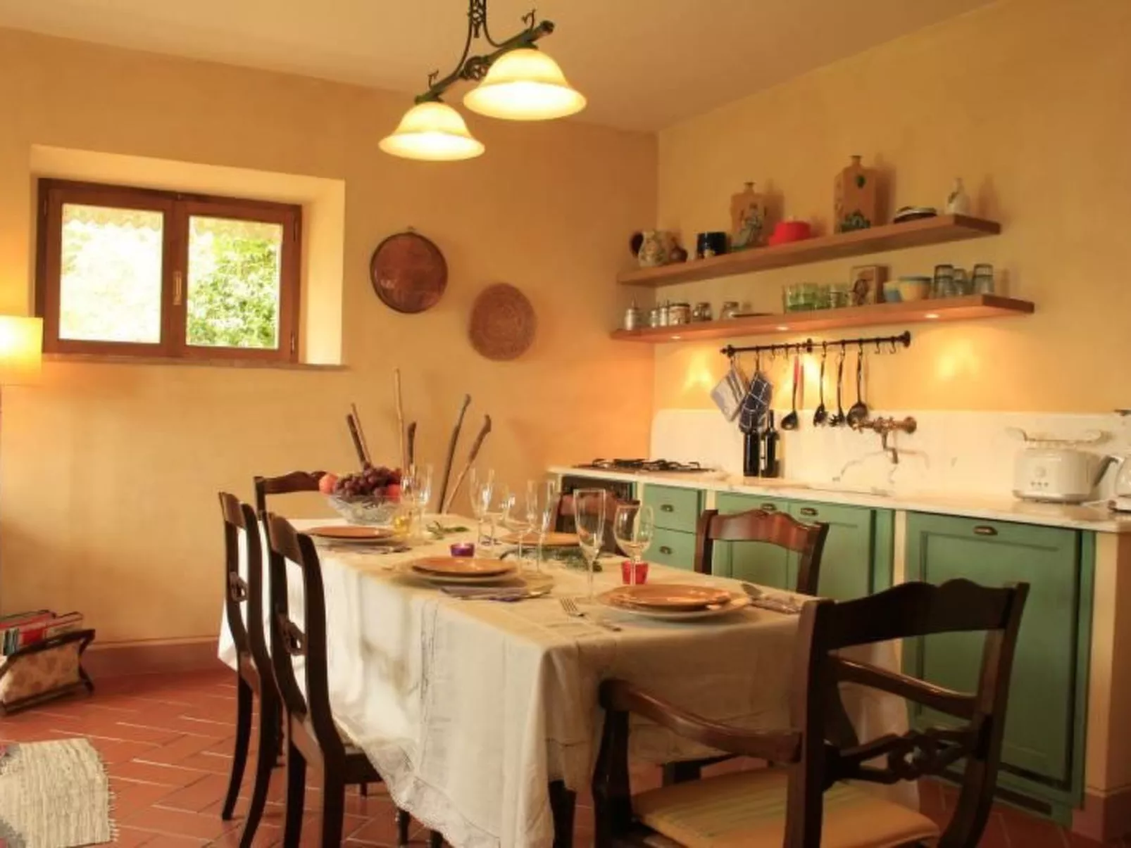 Haus Claudia mit schönem Garten-Drinnen