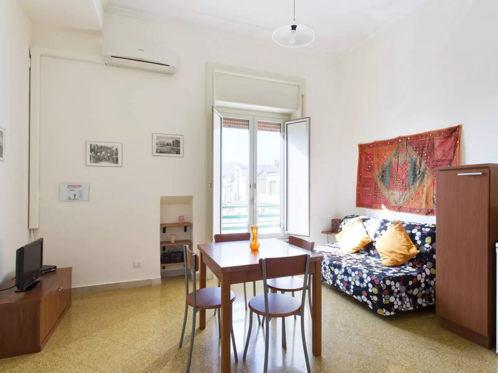 Wohnung im Stadtzentrum von Palermo, nur einen Steinwurf vom Teatro Massimo ent-Drinnen