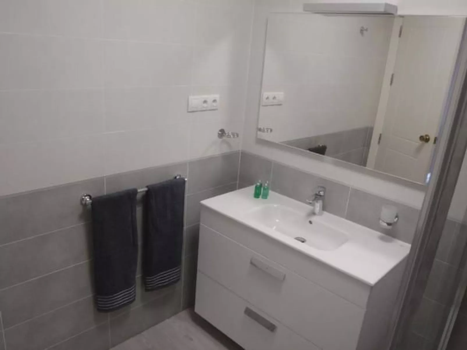 Schöne Wohnung mit Sonnenterrasse und Meerblick-Dedans