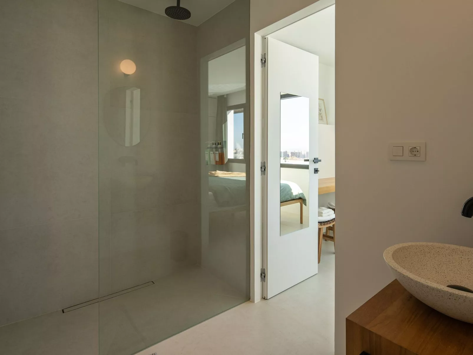 Privater Pool - Terrasse mit Aussicht - Tolle Lage-Dedans