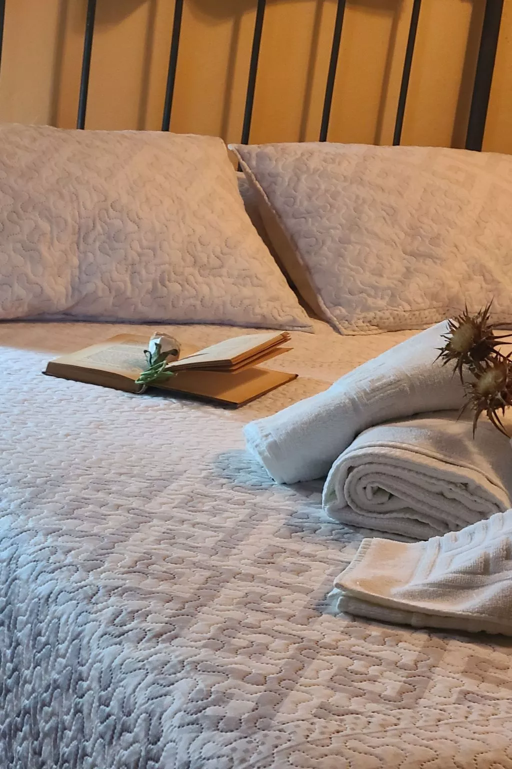 Schöne Ferienwohnung in Iznájar mit Garten, Terrasse und Grill-Drinnen