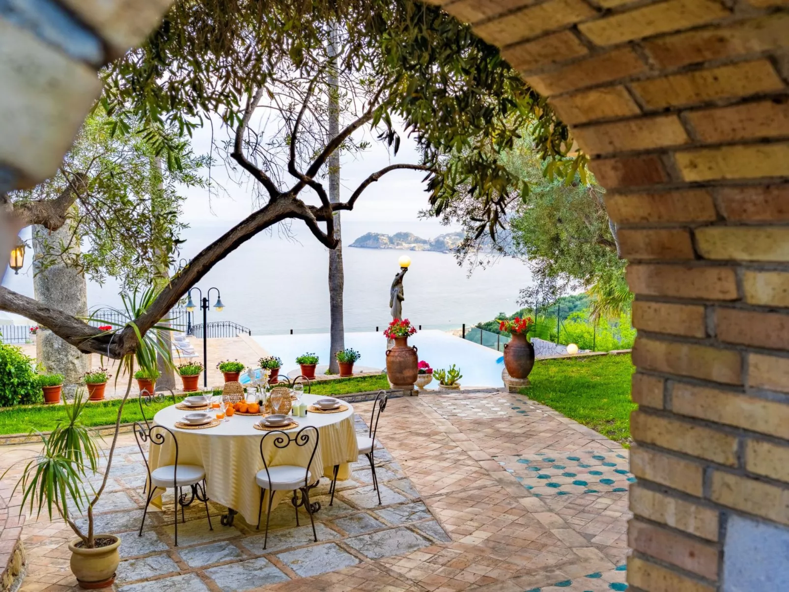 Villa Finù - Panoramavilla mit Pool-Image-tags.info