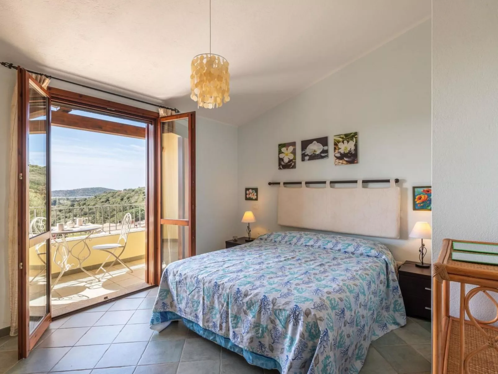 Haus mit Panoramablick in Chia in natürlicher Umgebung-Image-tags.info