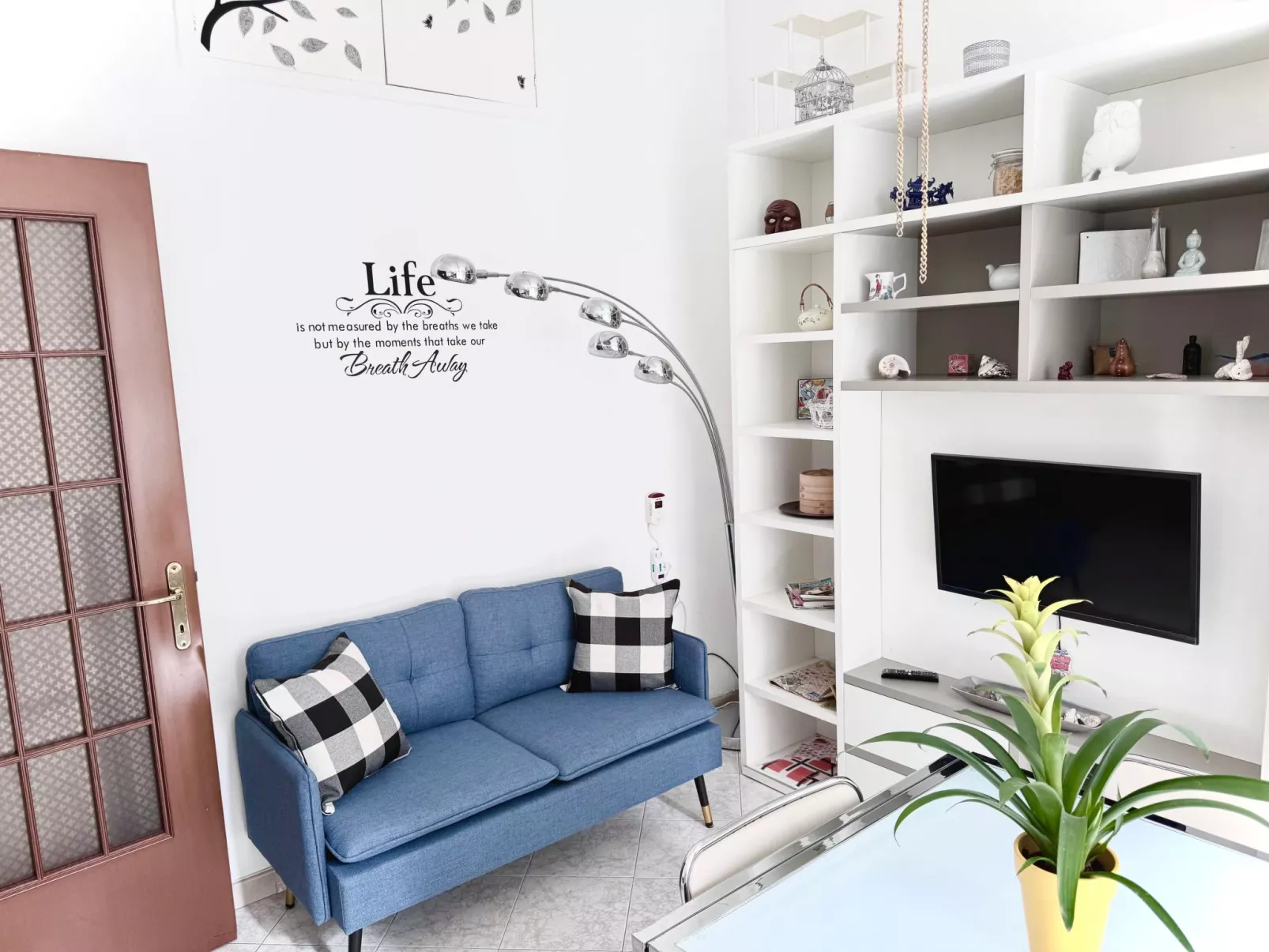 Roman Haven - Inside