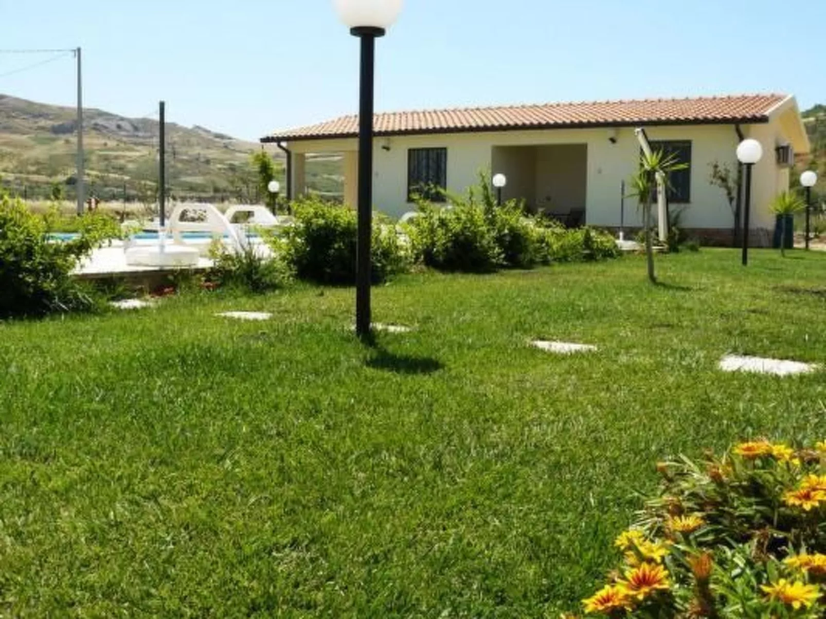 Wohnung 5 - Zwei-Zimmer-Wohnung-Draußen