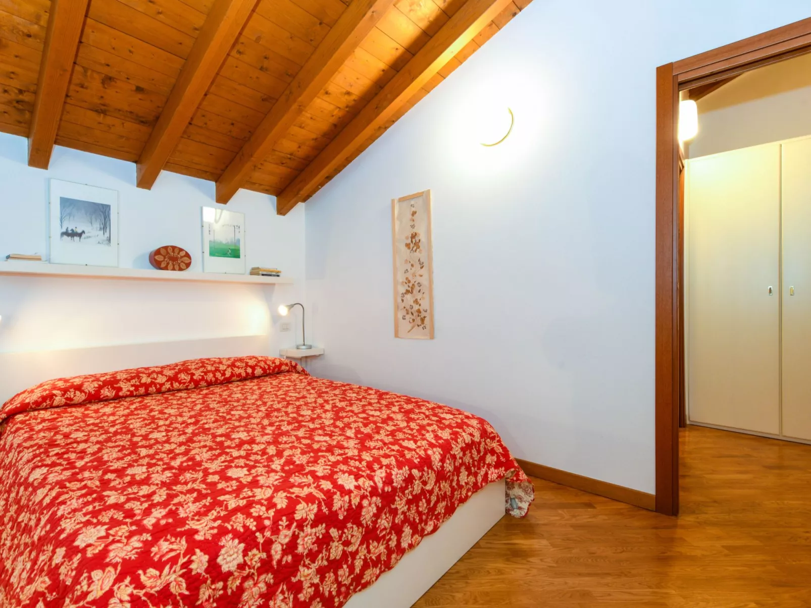 'Silvia4' mit Balkon-Drinnen