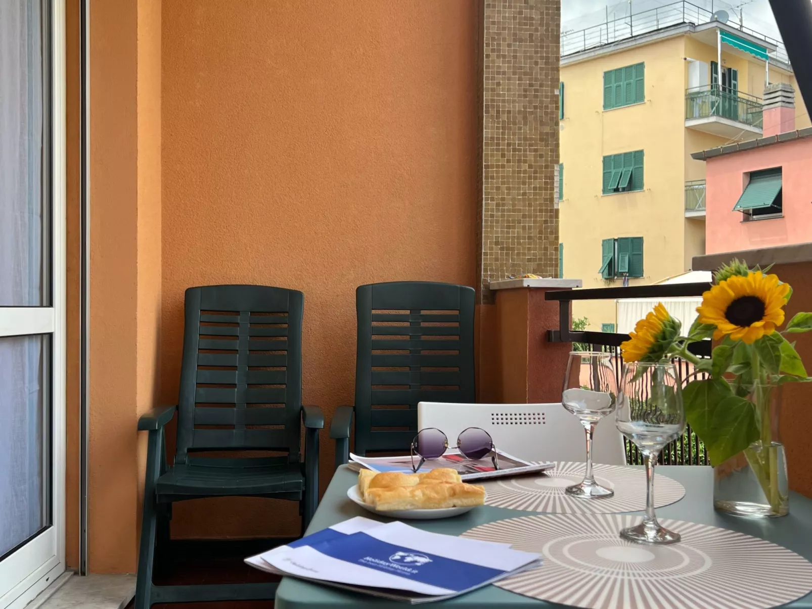 Für 6 Personen ca. 96 m&sup2; in Arenzano, Norditalien (Ligurien)-Image-tags.info