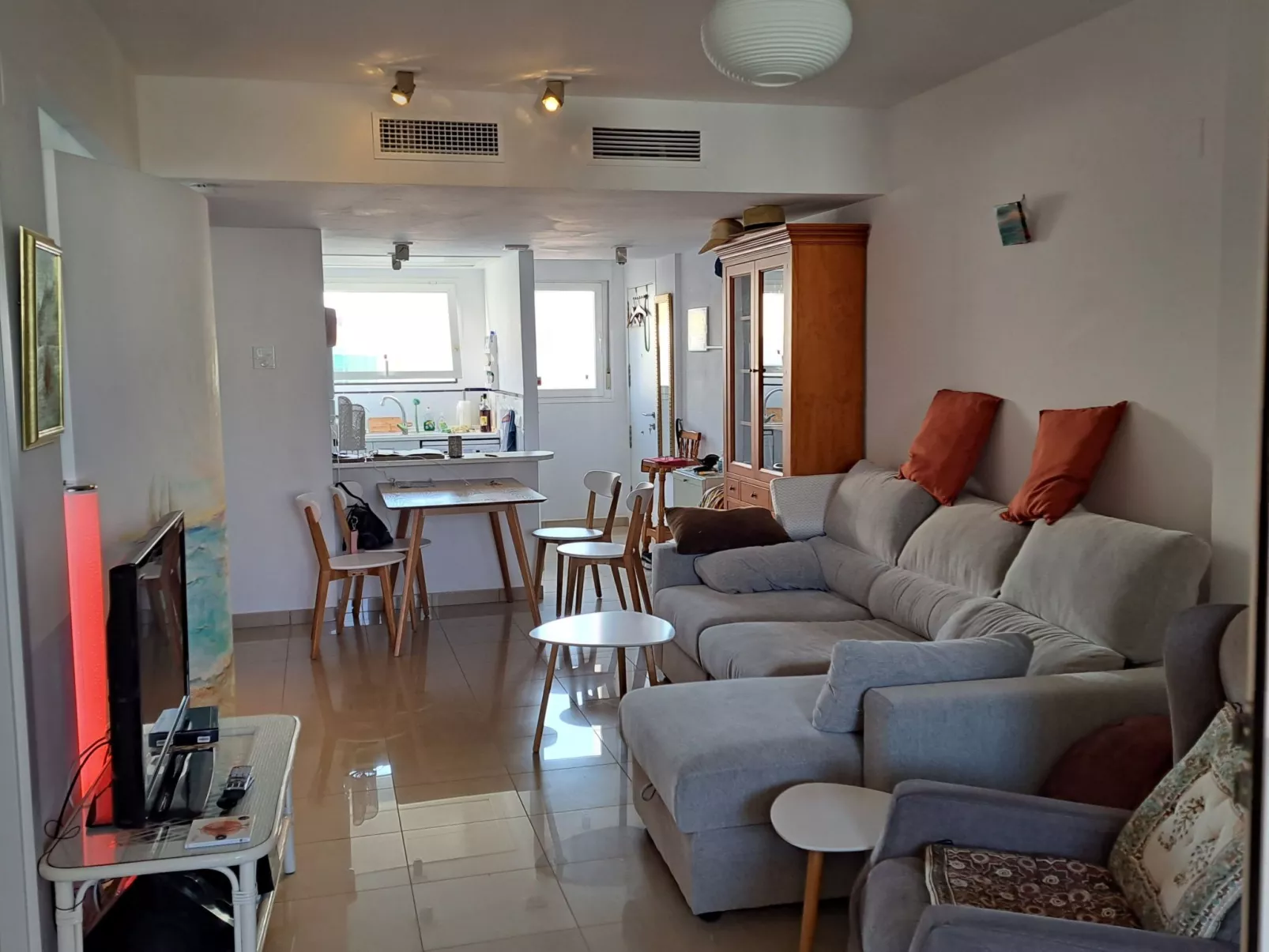 Schönes Appartement mit Grill, Pool und Terrasse-Inside