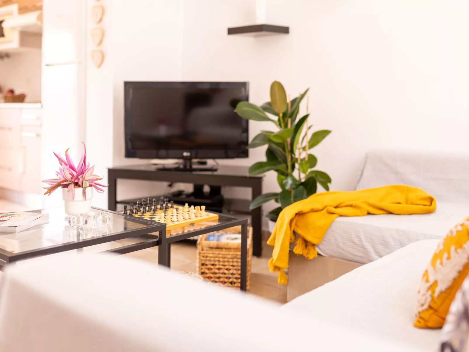 Private Terrasse, Schwimmbad, Parkplatz, Wi-Fi, TvSat-Inside