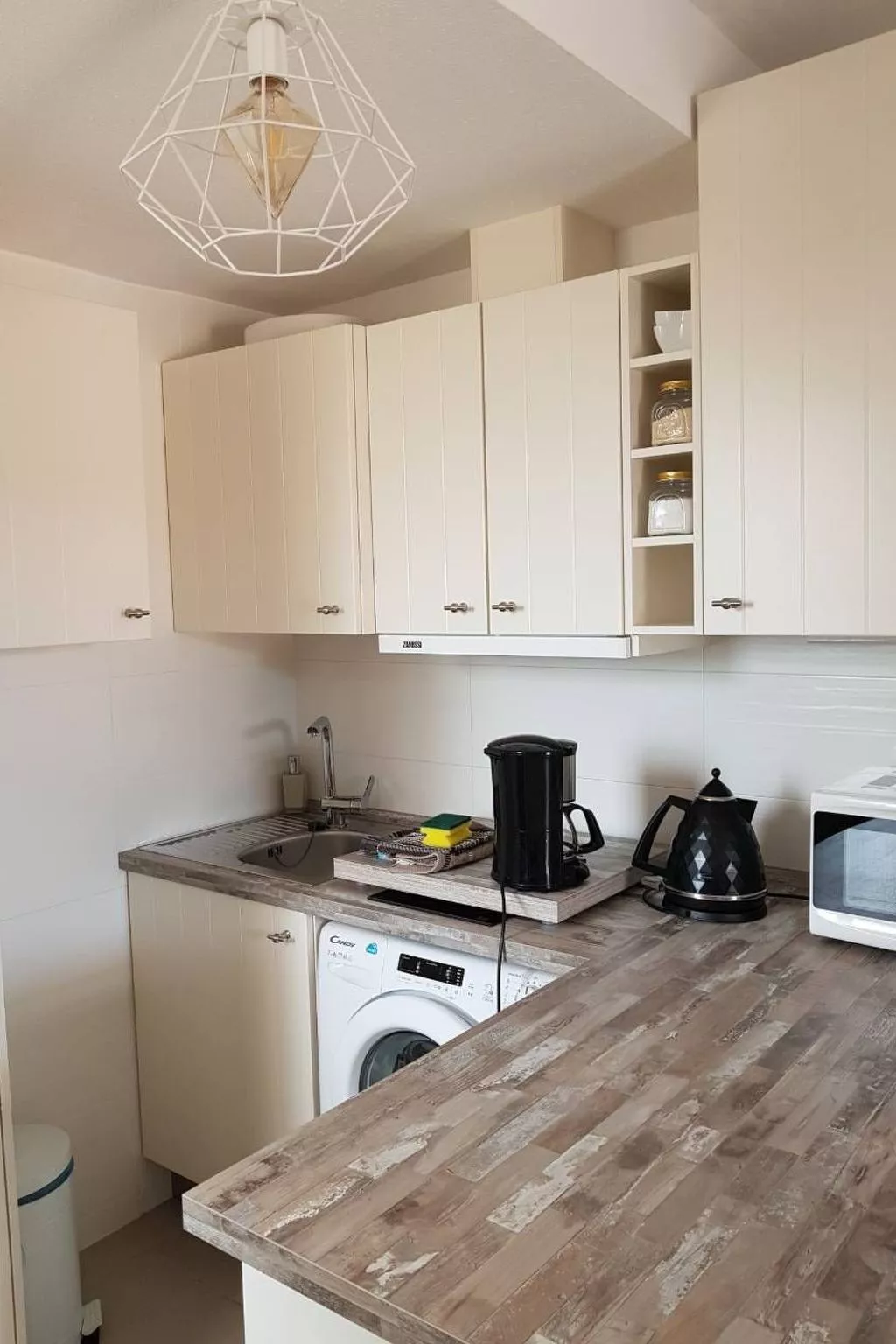 Komfortable Wohnung, Wifi, am Pool-Inside