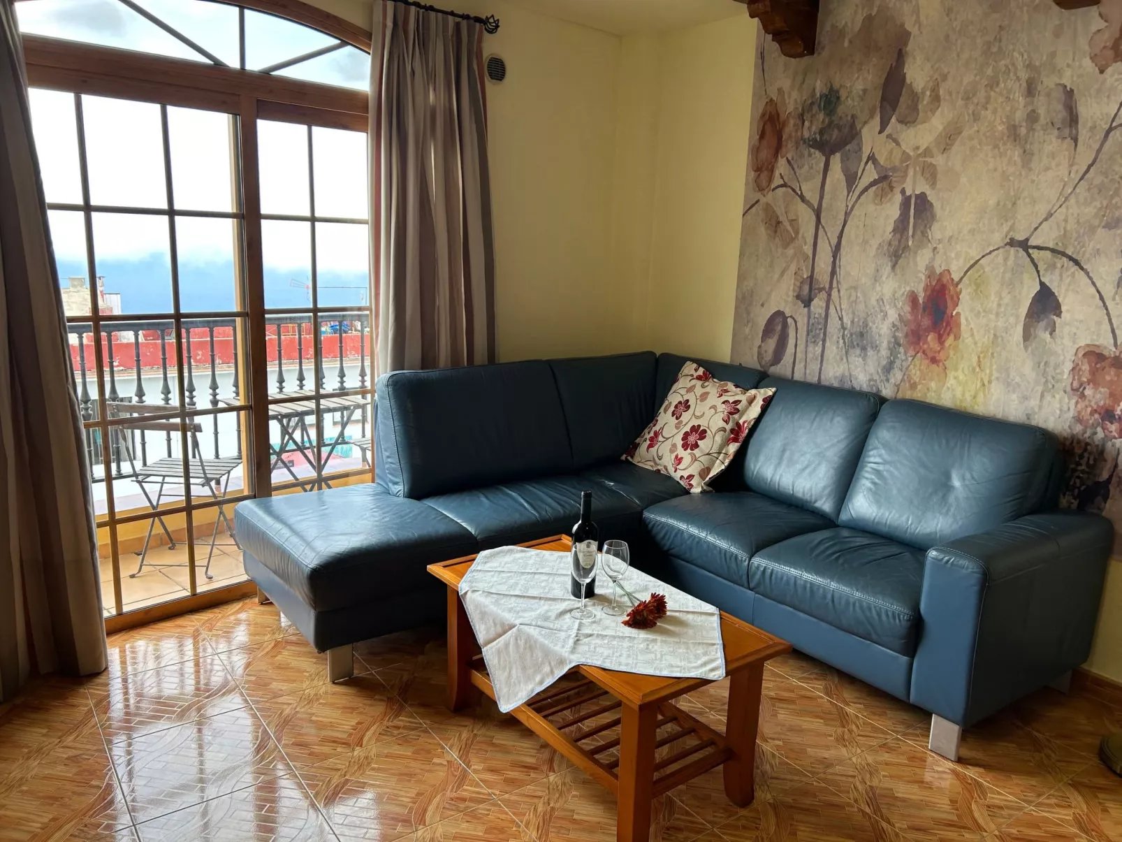 Apartment mit Balkon und Meerblick-Inside