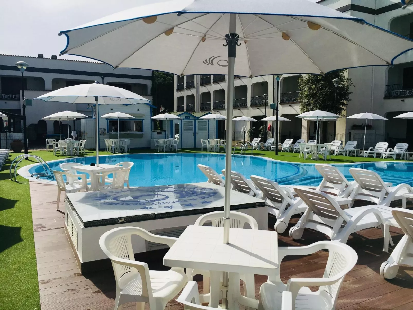 In Lido Di Spina mit Möbliertem Balkon-Dehors