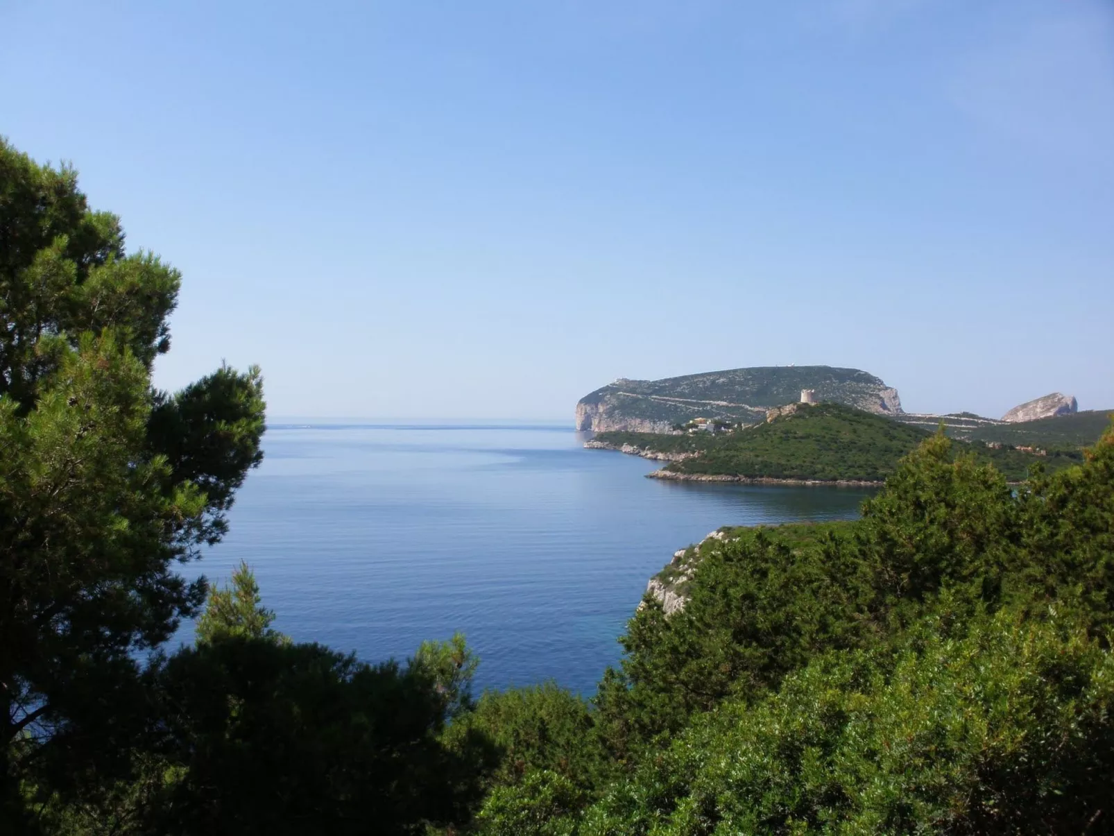 Rustikale Villa mit Steinpool-Image-tags.info