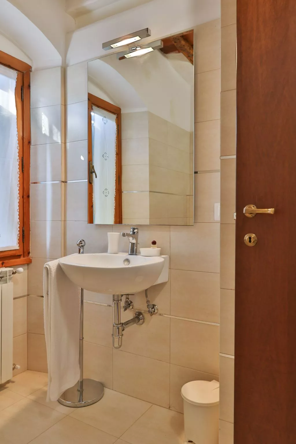 Große Wohnung mit 3 Schlafzimmern und 4 Bädern-Inside