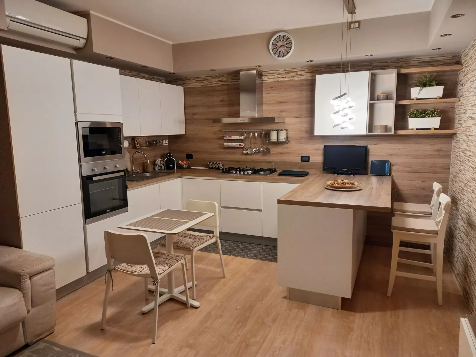 Stilvoller und gemütlicher Mini mit Garage-Inside