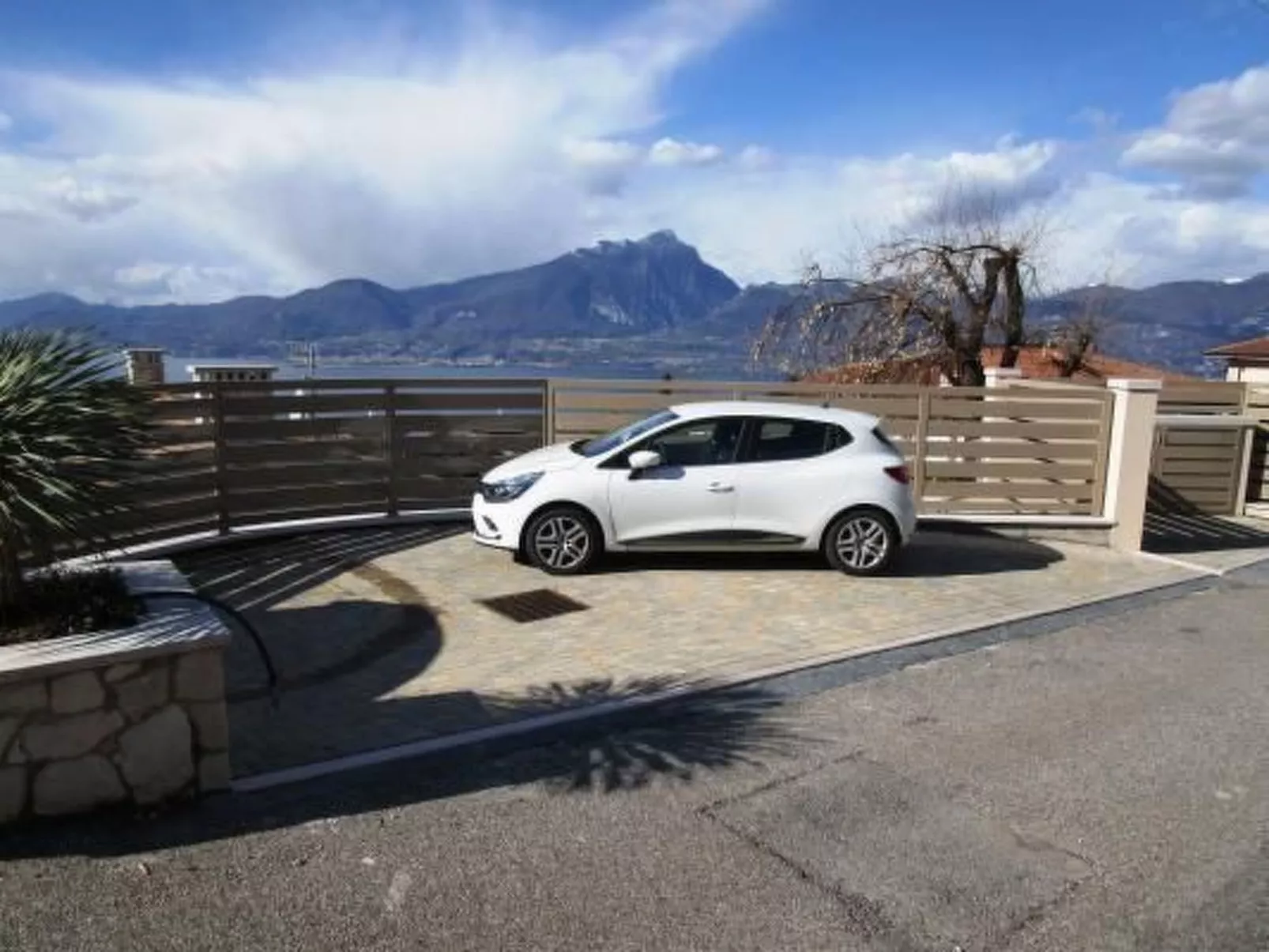 Flacher Sonnenaufgang-Draußen