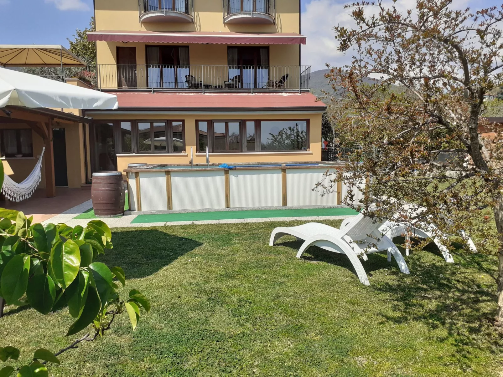 Appto. "Villa La Veranda" mit Garten und Pool-Outside