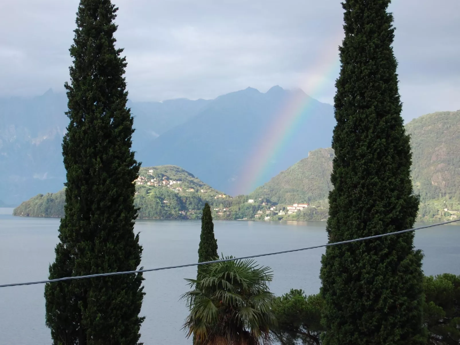 Wohnung Annetta mit Sicht auf See und Berge-Image-tags.info