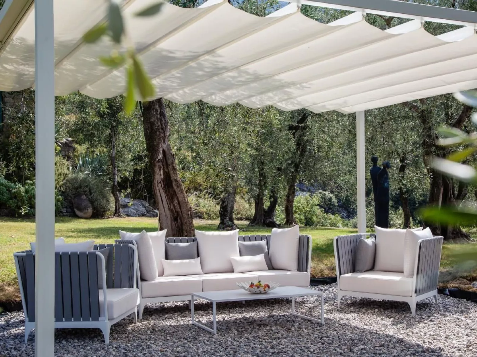 Rustiko-Landhaus mit Infinity-Pool und Seeblick-Dehors