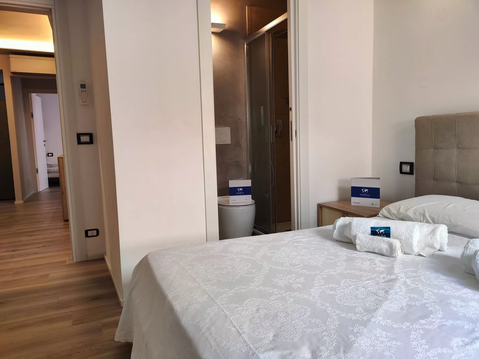 Vaze's Heart by Holiday World-Inside