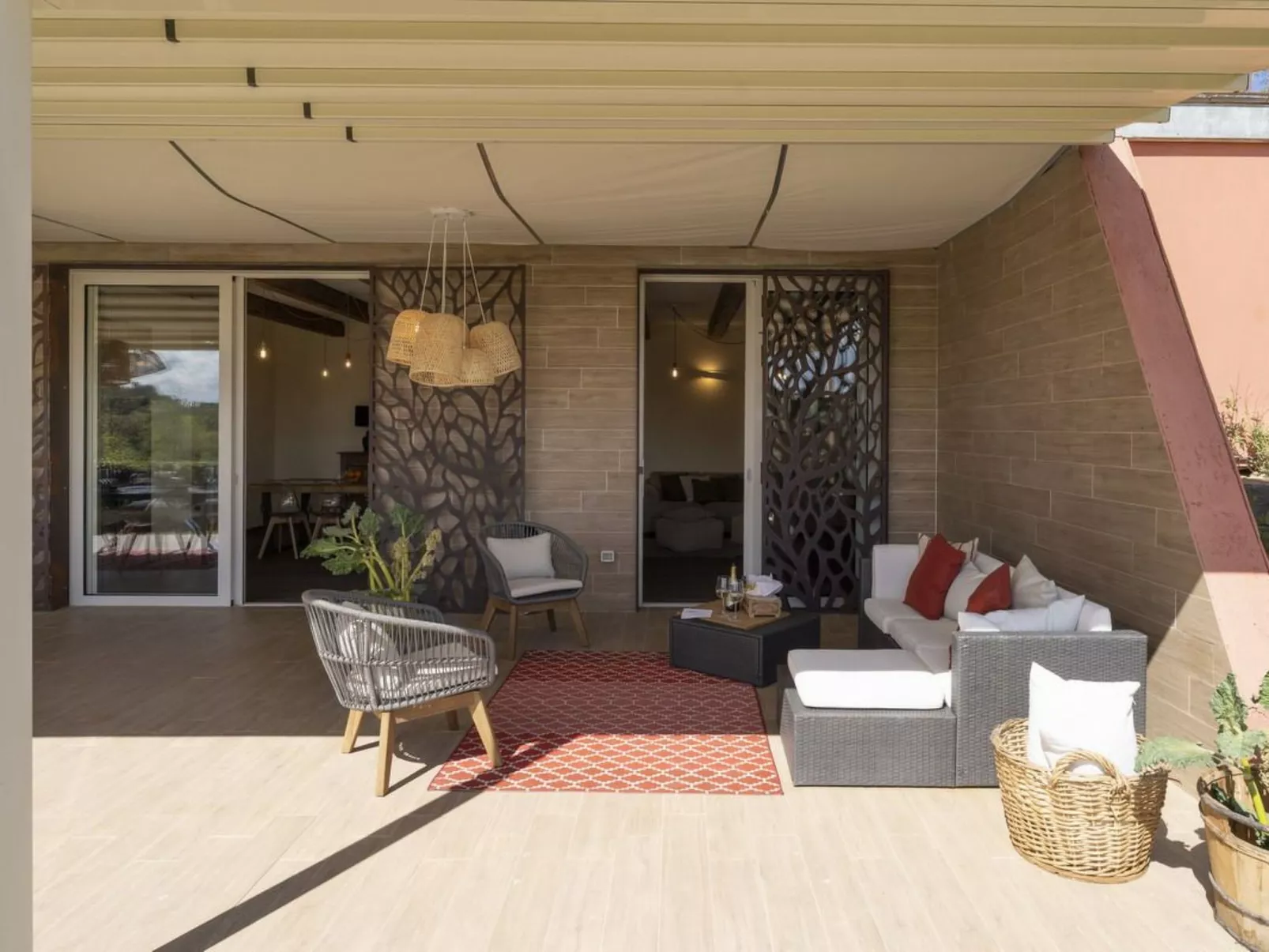 Wunderschöne Villa mit privatem Pool und Whirlpool-Dedans