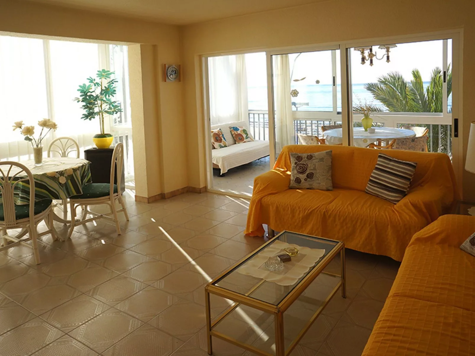 Esmeralda-Image-tags.info