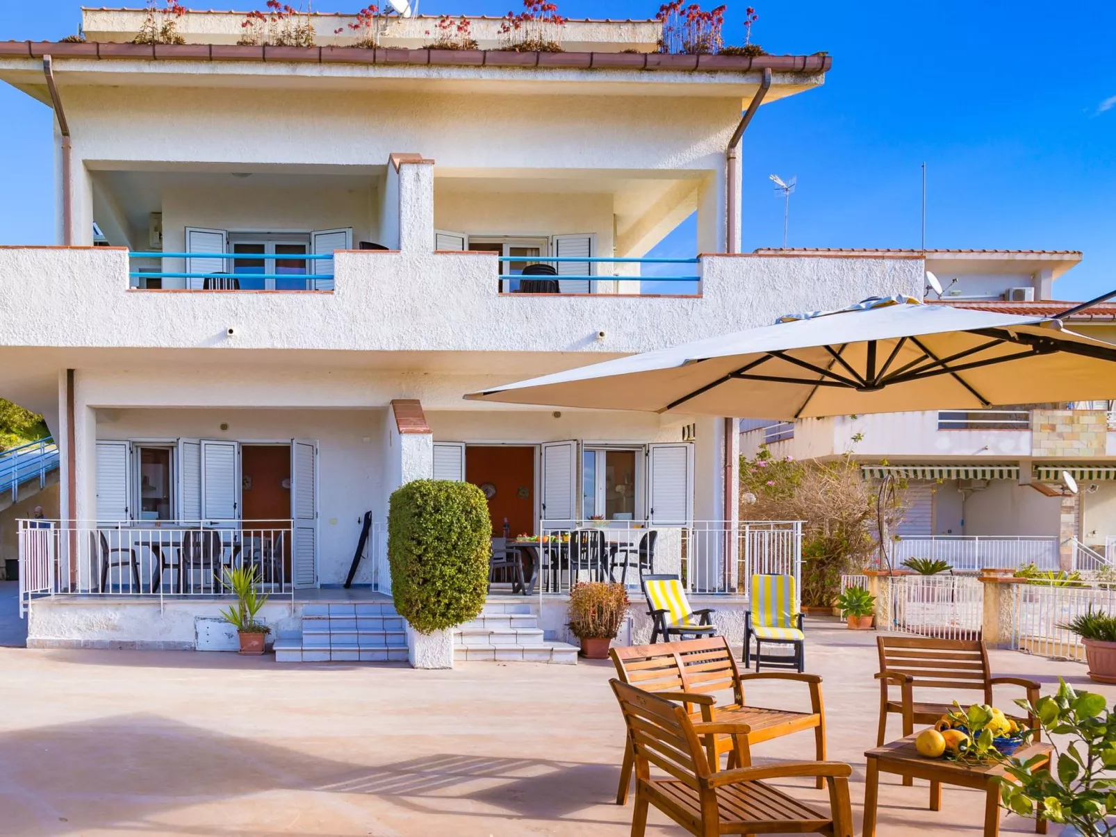 Appartement in Sciacca mit Terrasse und Grill und Meerblick-Draußen