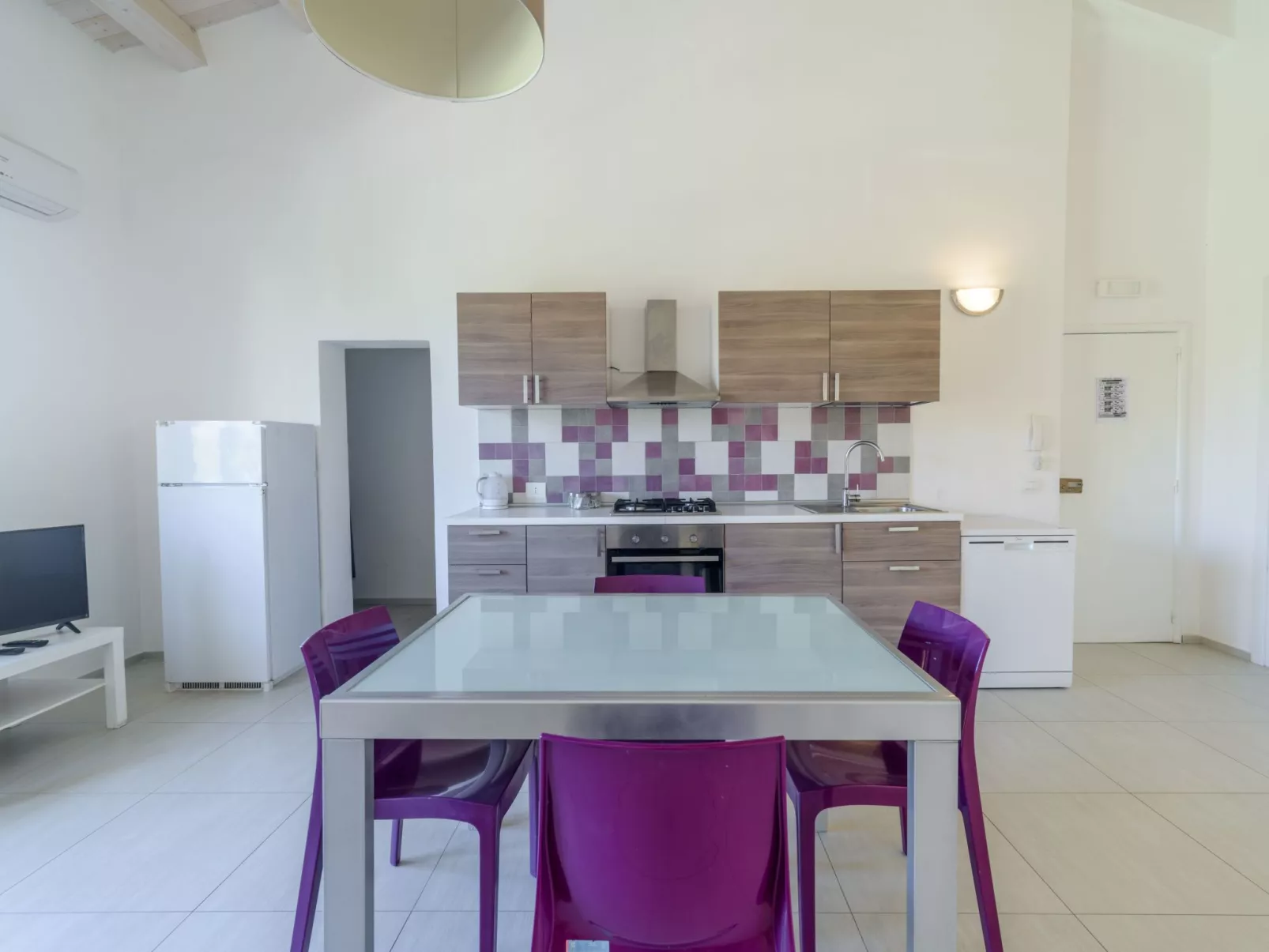 Talete, im Zentrum 40 m vom Strand entfernt-Inside