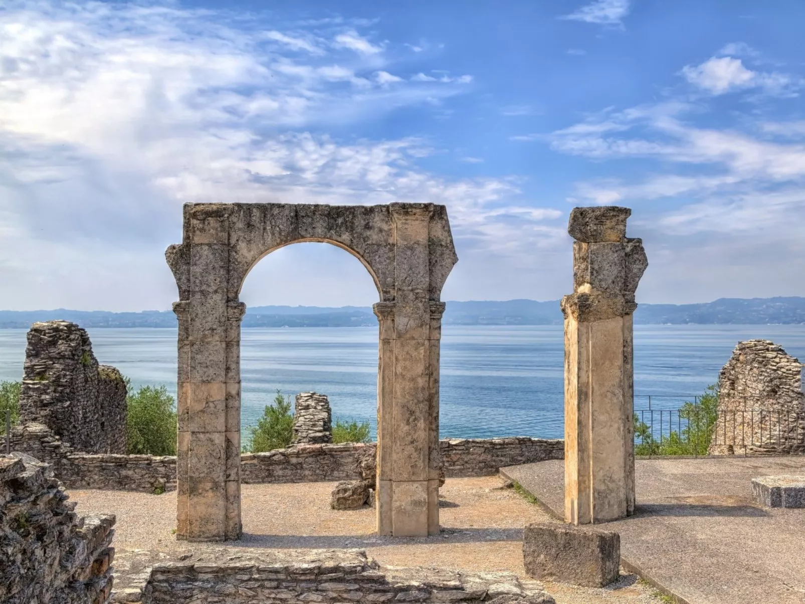 Schönes Studio-Apartment - Pool und Balkon-Draußen