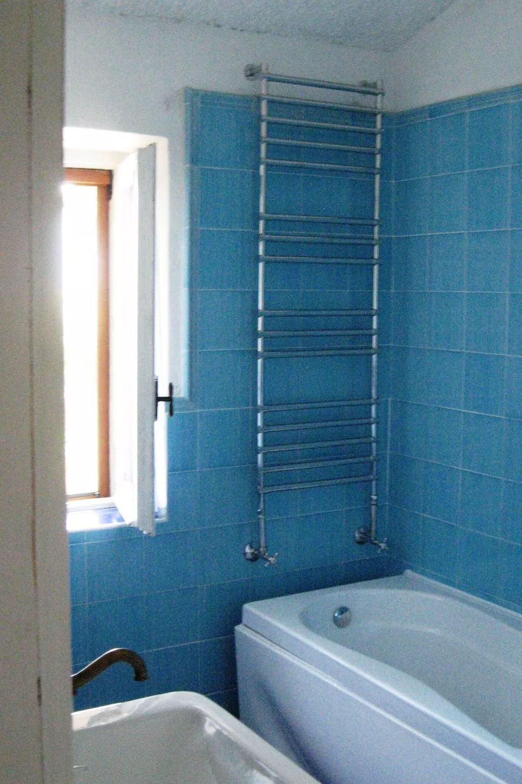 In Panoramalage in Solto Collina-Dedans