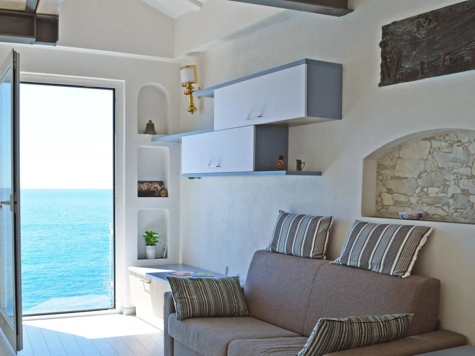 Charmantes Appartement in Moneglia mit Großer Terrasse-Dedans