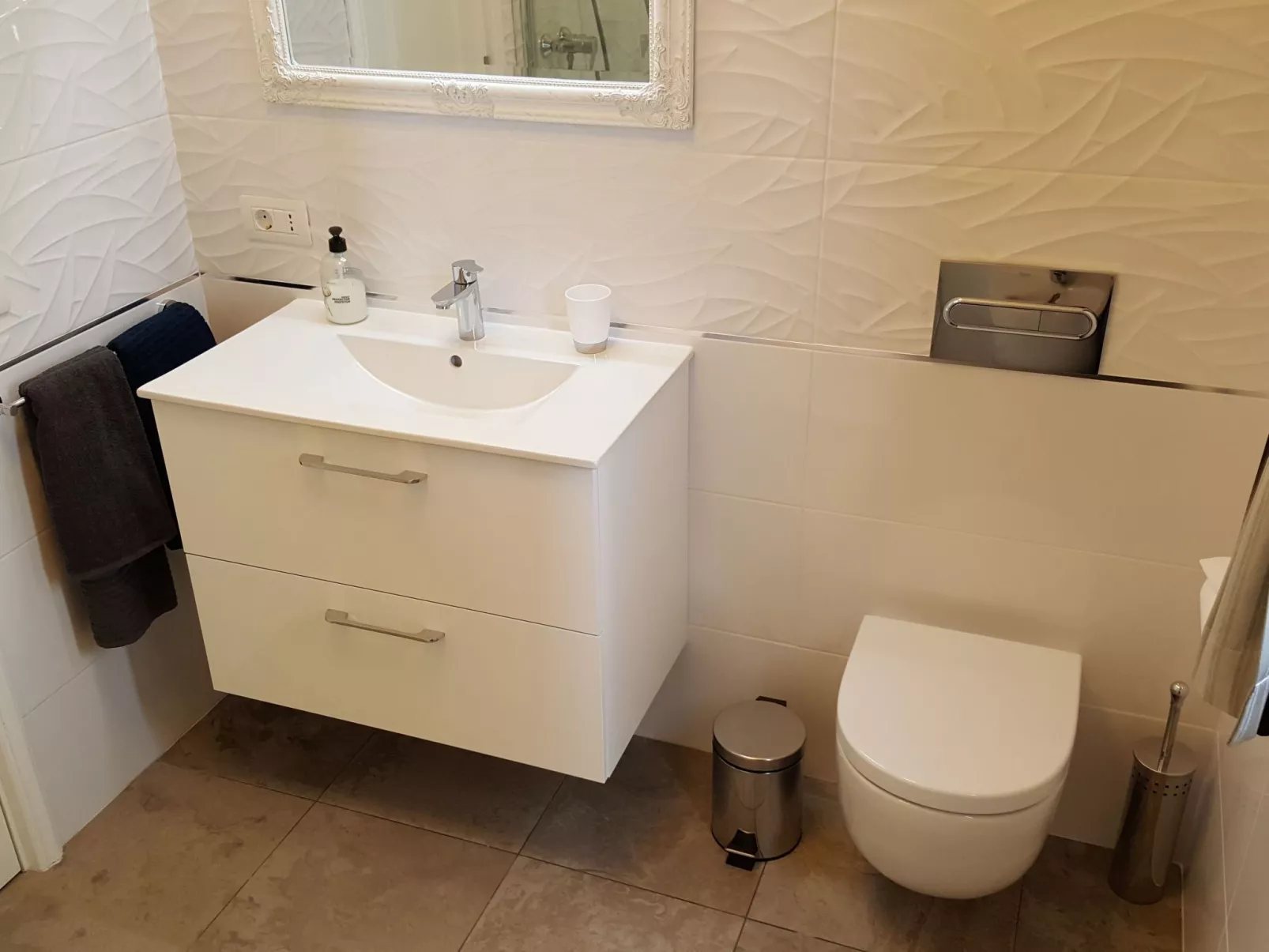 Wohnung mit Aussicht auf Meer und Klippen-Image-tags.info