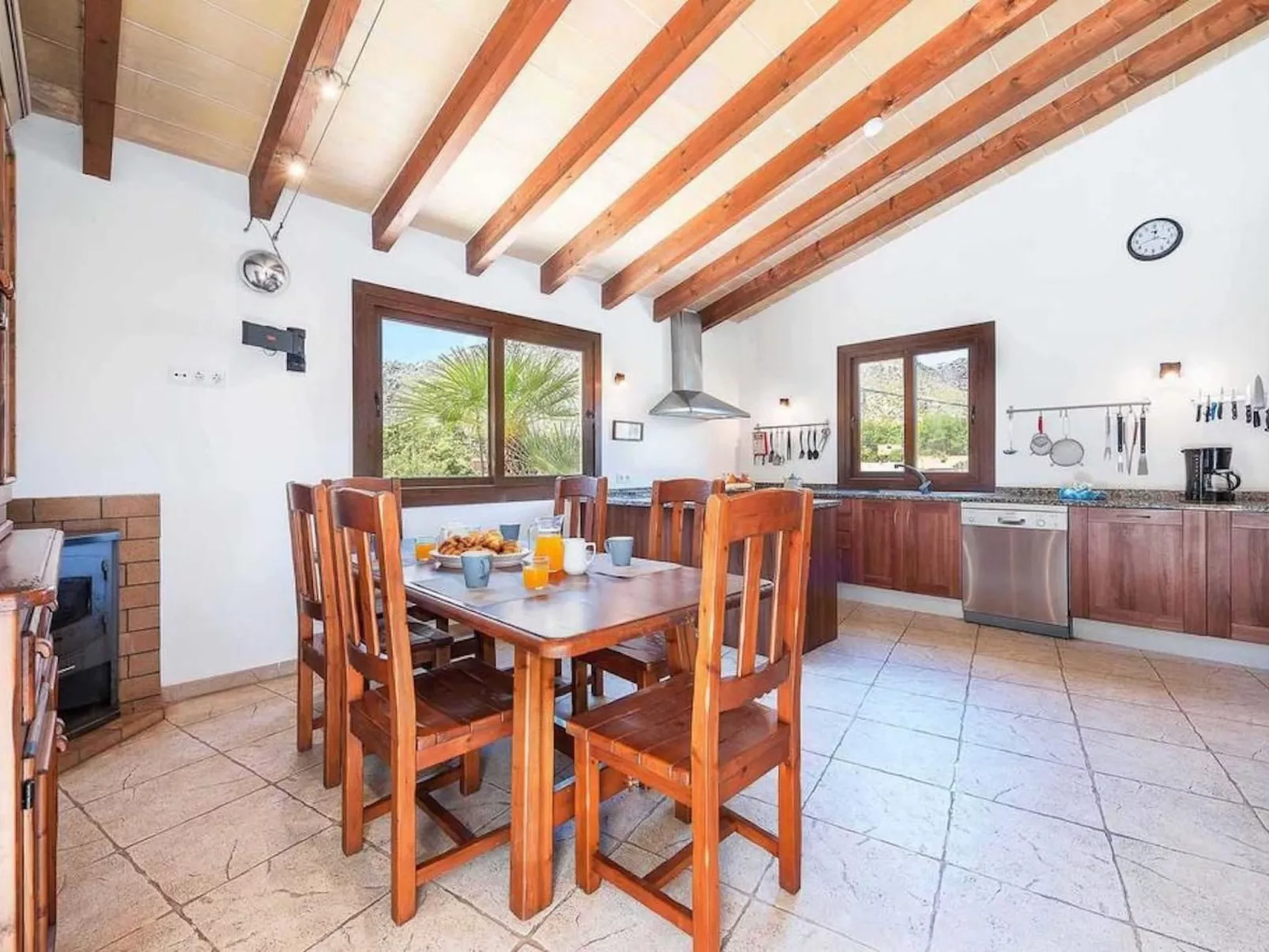 Villa Alexandria Cala Sant Vicenç-Inside