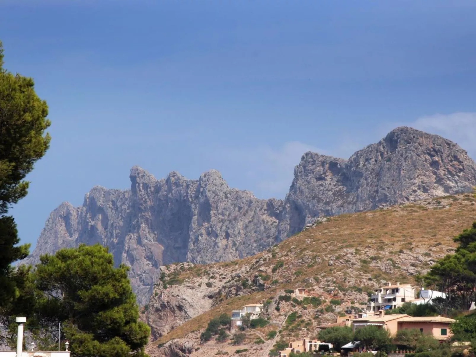 Villa Medina, Cala Sant Vicenç-Dehors