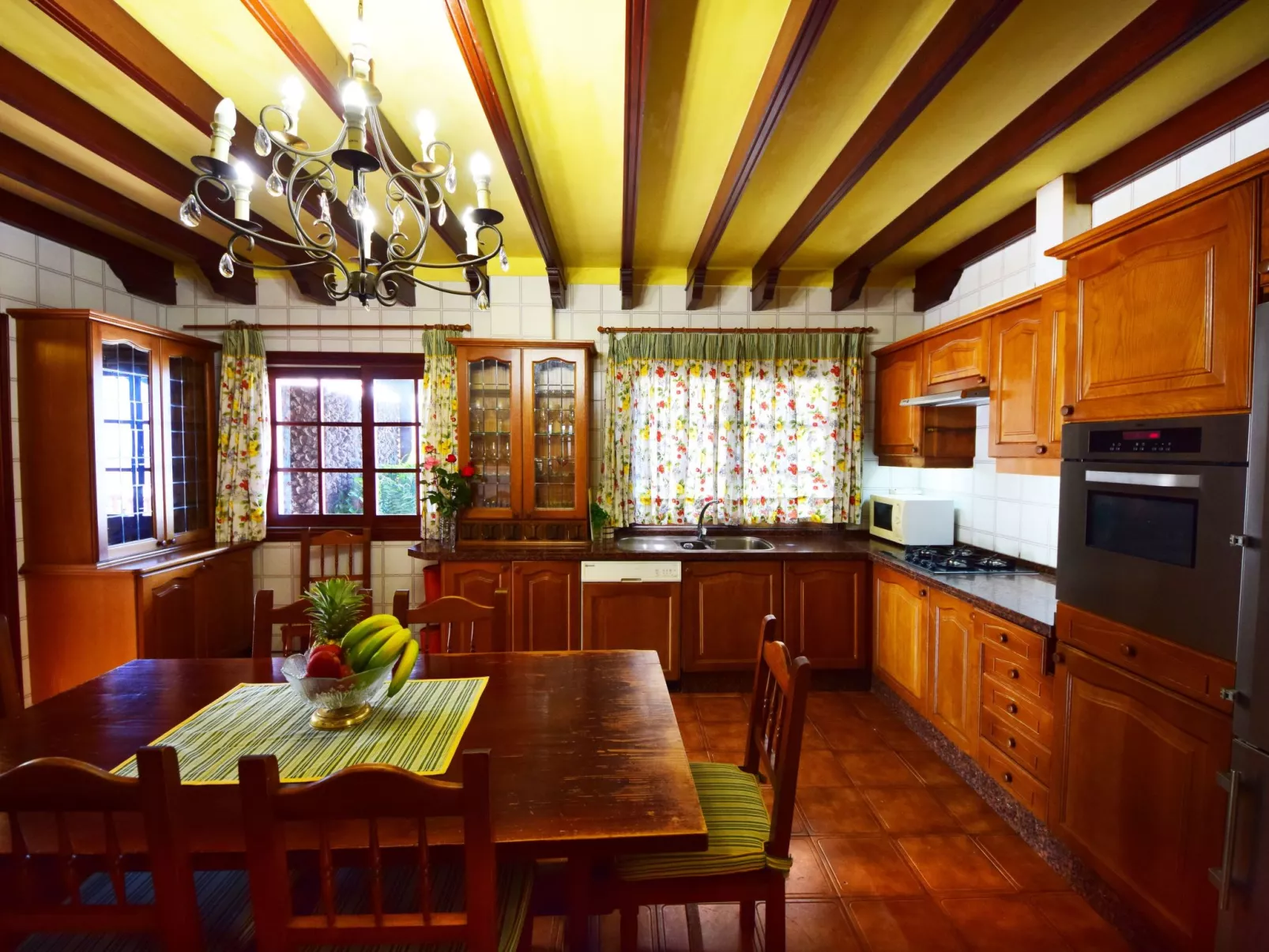 Haus Alina mit beheizbarem privatpool und barbecue-Inside