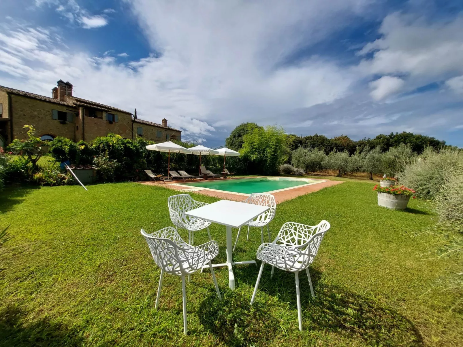 Schönes Ferienhaus in Gambassi Terme mit Privatem Pool-Dehors