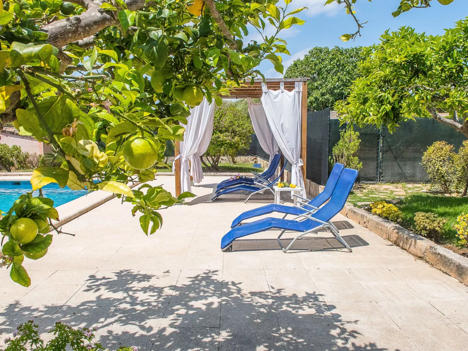 "Pula Viñas" mit Terrasse-Draußen