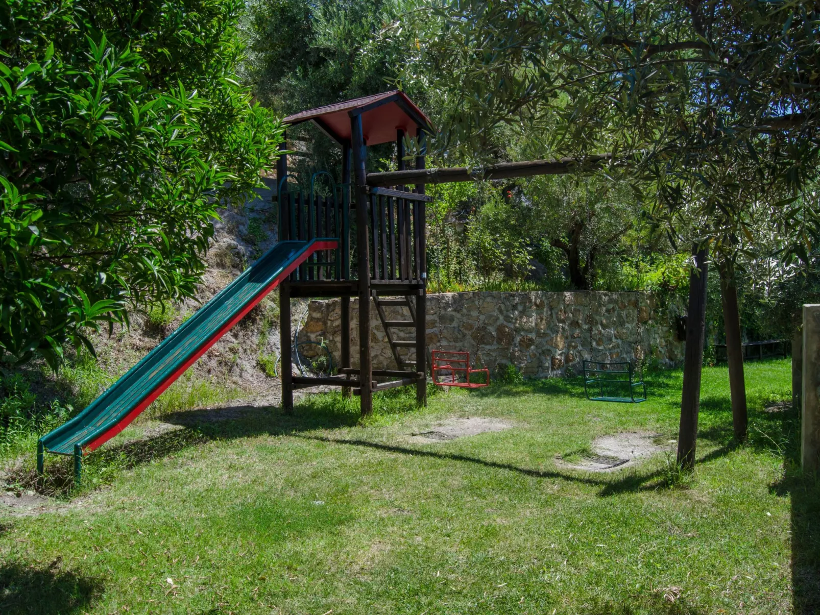 Gemütliches Haus in Anlage mit Schwimmbad in Válor - Outside