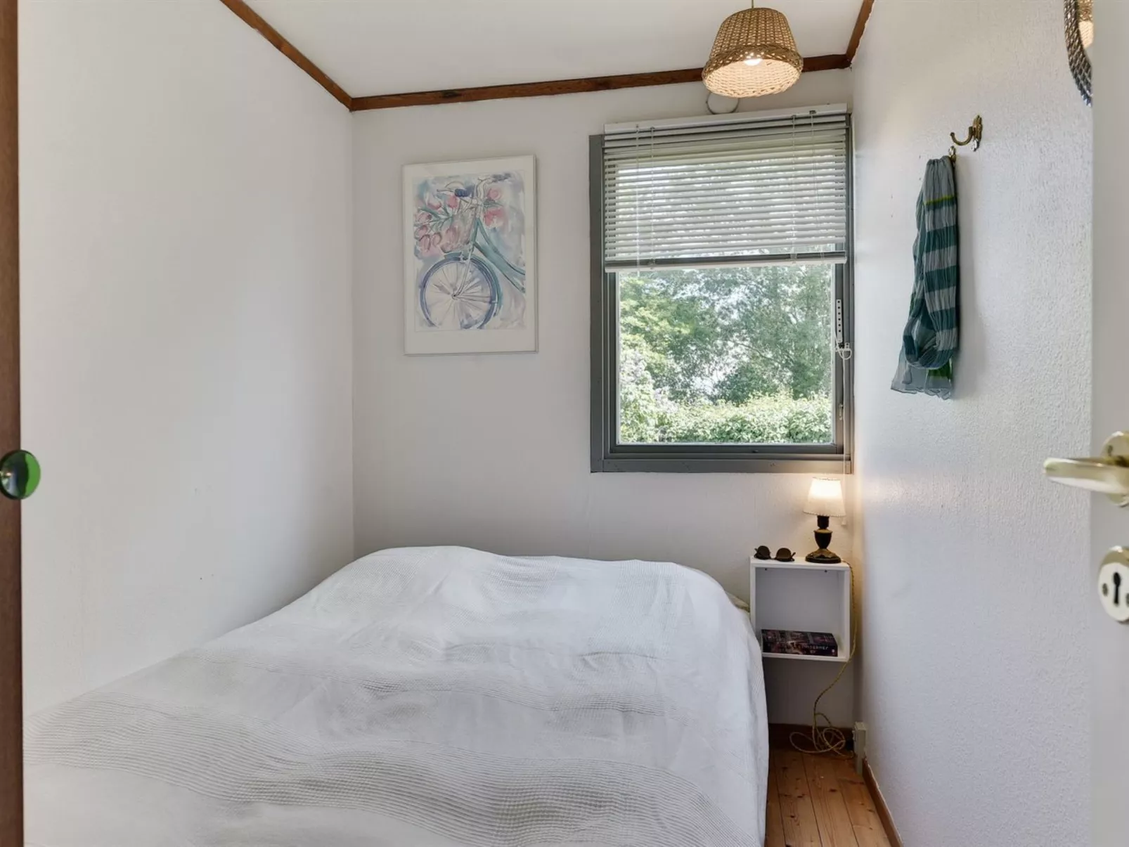 "Rise" - 250m from the sea-Dedans